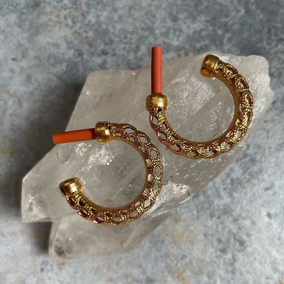 Jewelry - 🌝 Gold Puff Hoop Earrings 🌝